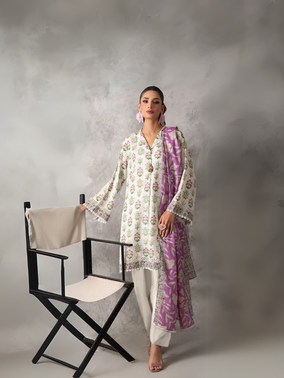 Women wear Khaadi Lawn 3 Piece Suit | Colour-Silver Women wear Khaadi Lawn 3 Piece Suit | Colour-Silver