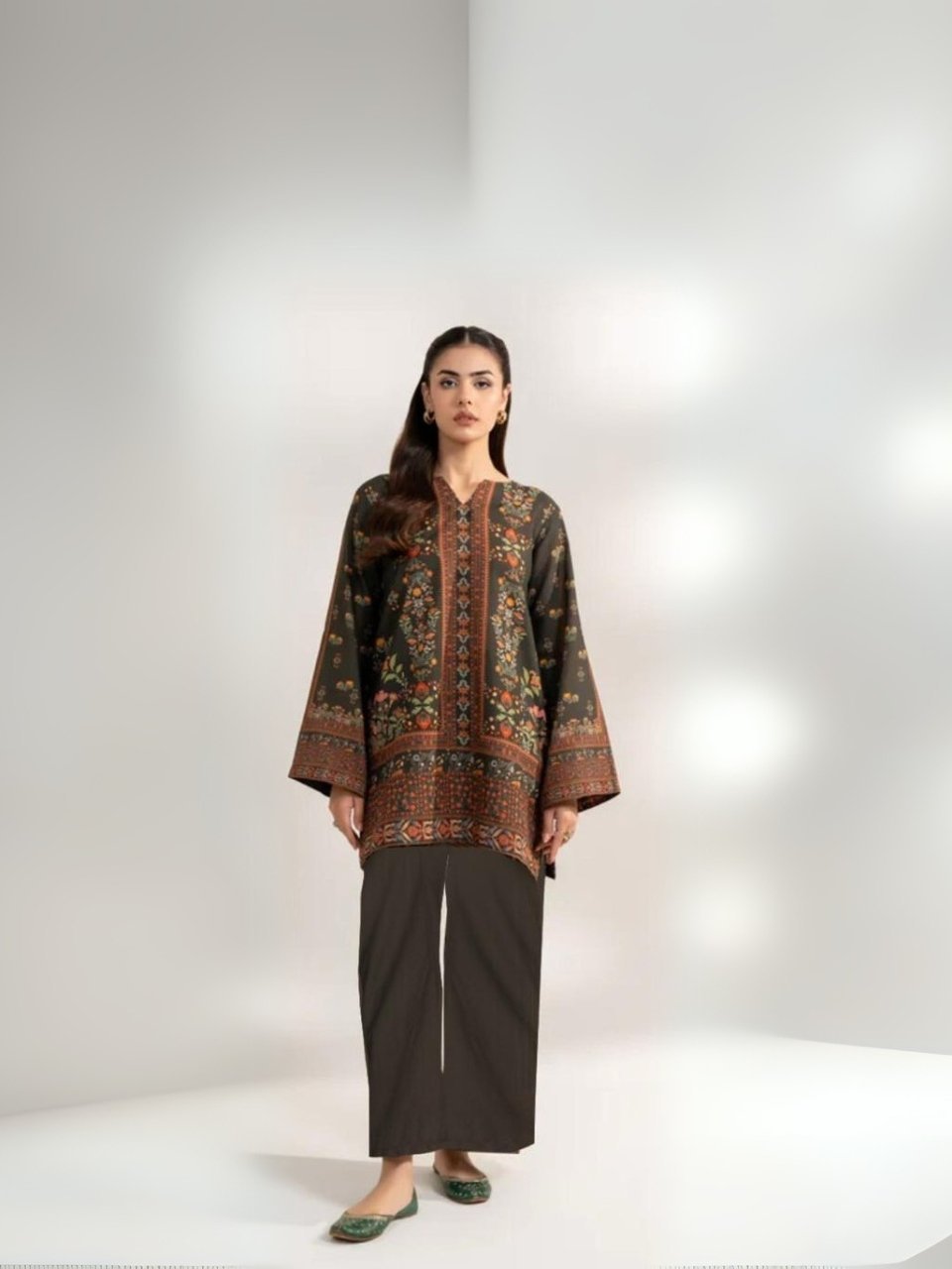 women wear Farasha Lawn 3 Piece Suit | Colour-Charcoal Grey women wear Farasha Lawn 3 Piece Suit | Colour-Charcoal Grey