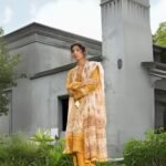 women wear Asifa and Nabeel Lawn 3 Piece Suit | Colour- Pink Swan Suit