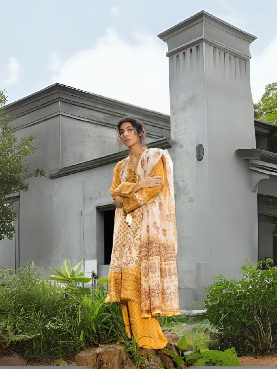 women wear Asifa and Nabeel Lawn 3 Piece Suit | Colour- Pink Swan Suit