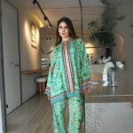 women wear Bint e Naz Lawn 2 Piece Suit | Colour-Northern Lights Blue