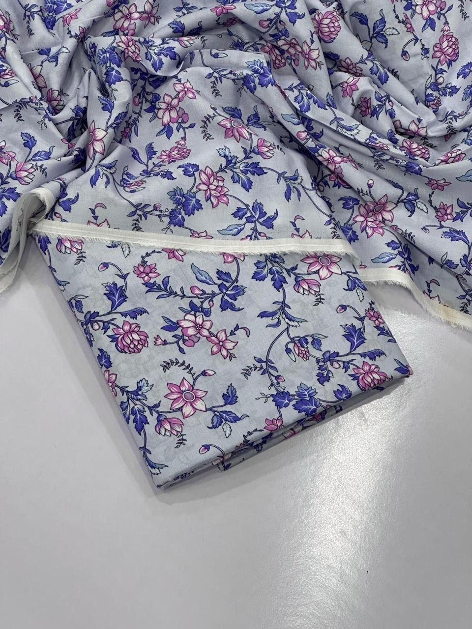 Bint e Naz Lawn Unstitched 2 Piece Suit | Colour-Pastel Purple Bint e Naz Lawn Unstitched 2 Piece Suit | Colour-Pastel Purple