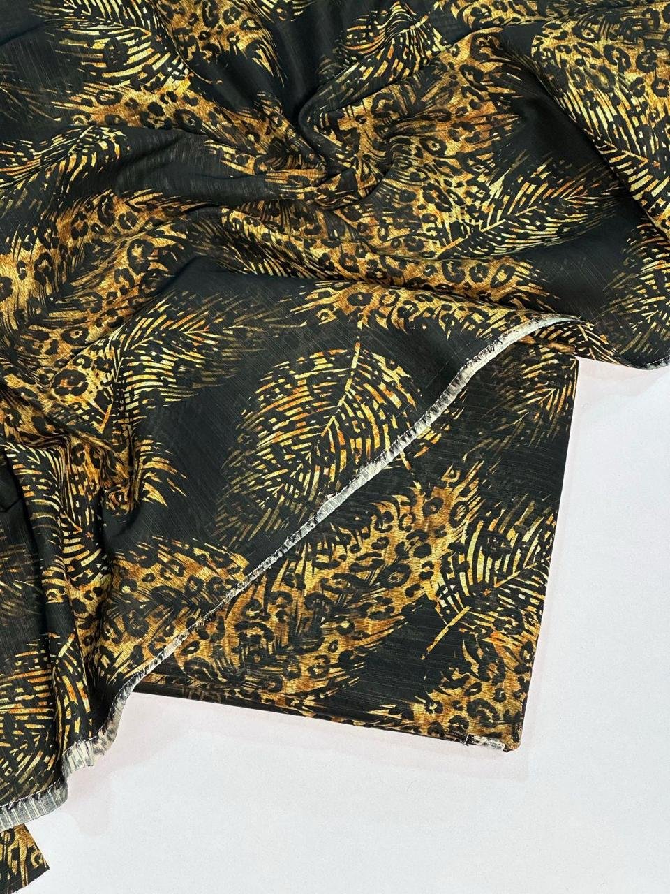 Bint e Naz Lawn Unstitched 2 Piece Suit | Colour-Rangoon Green