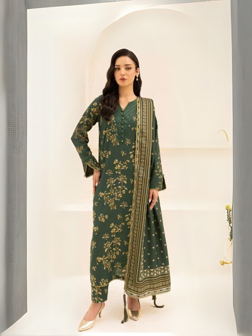 women wear Iznik Lawn 3 Piece Suit | Colour-Green women wear Iznik Lawn 3 Piece Suit | Colour-Green