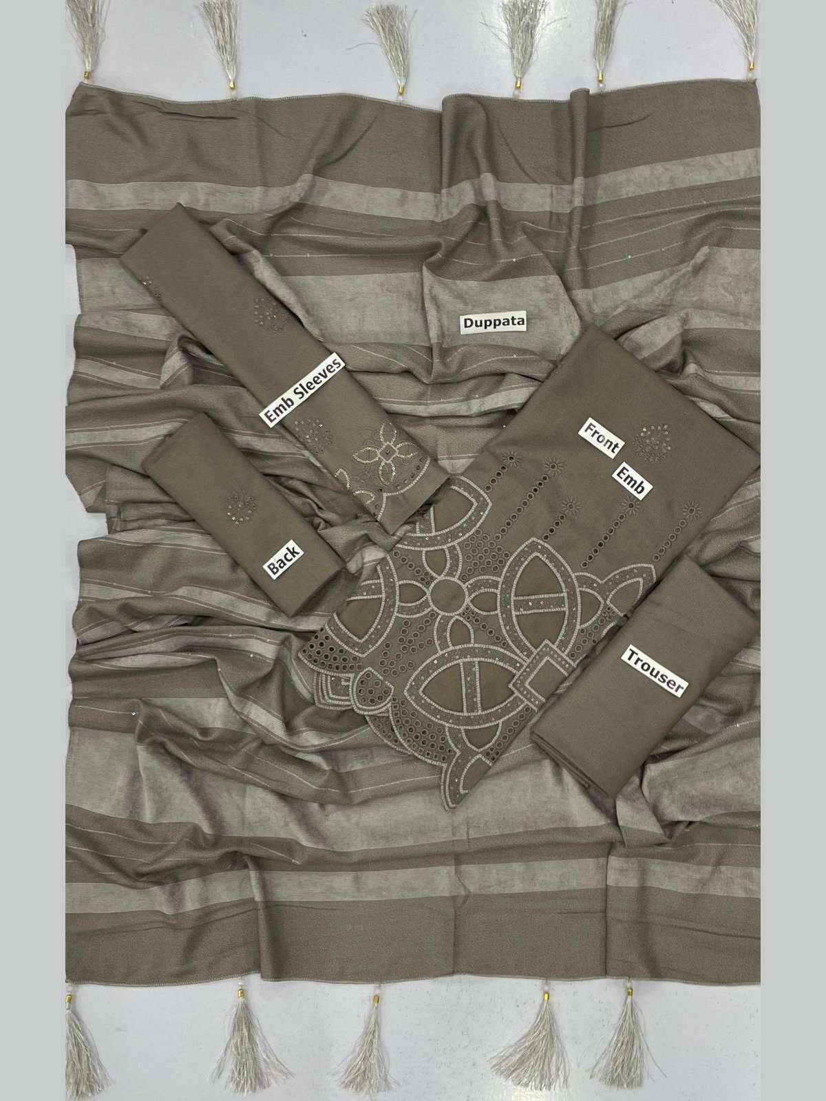 Bint-e-Naz Embroidered Unstitched 3 Piece Suit in Pine Cone Bint-e-Naz Embroidered Unstitched 3 Piece Suit in Pine Cone