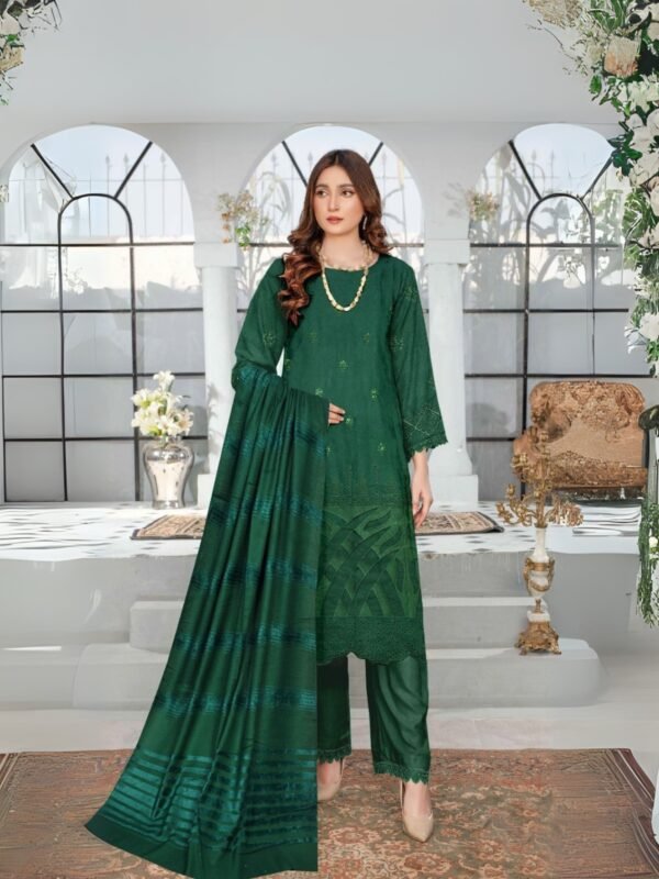 Women wear Bint-e-Naz Embroidered Suit in Evergreen