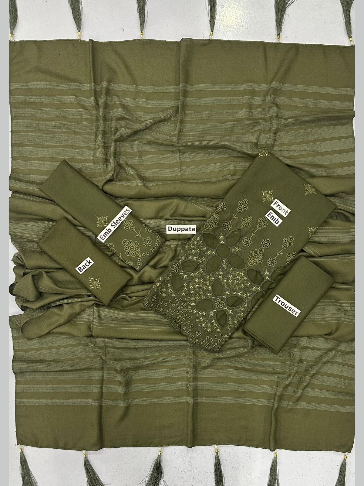 Bint-e-Naz Embroidered Unstitched 3 Piece Suit in Tombaco Green