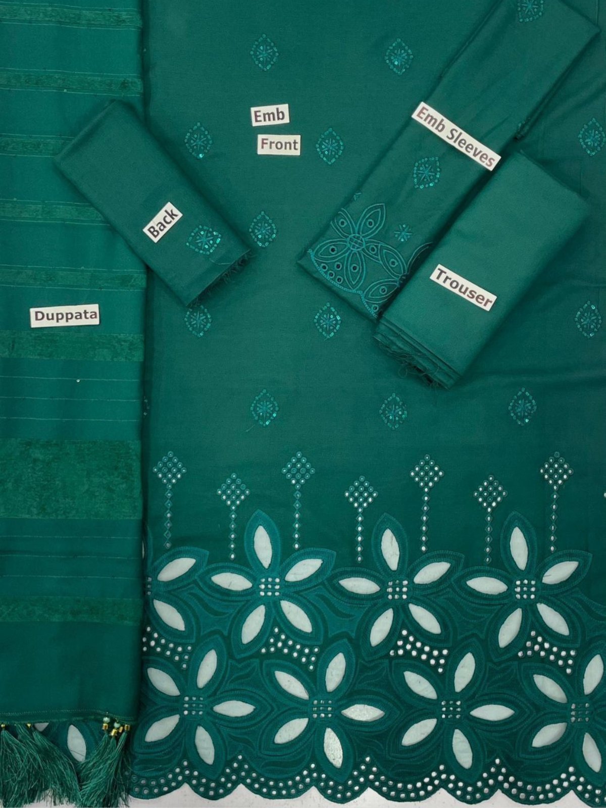 Bint-e-Naz Embroidered Unstitched 3 Piece Suit in Teal Green Bint-e-Naz Embroidered Unstitched 3 Piece Suit in Teal Green